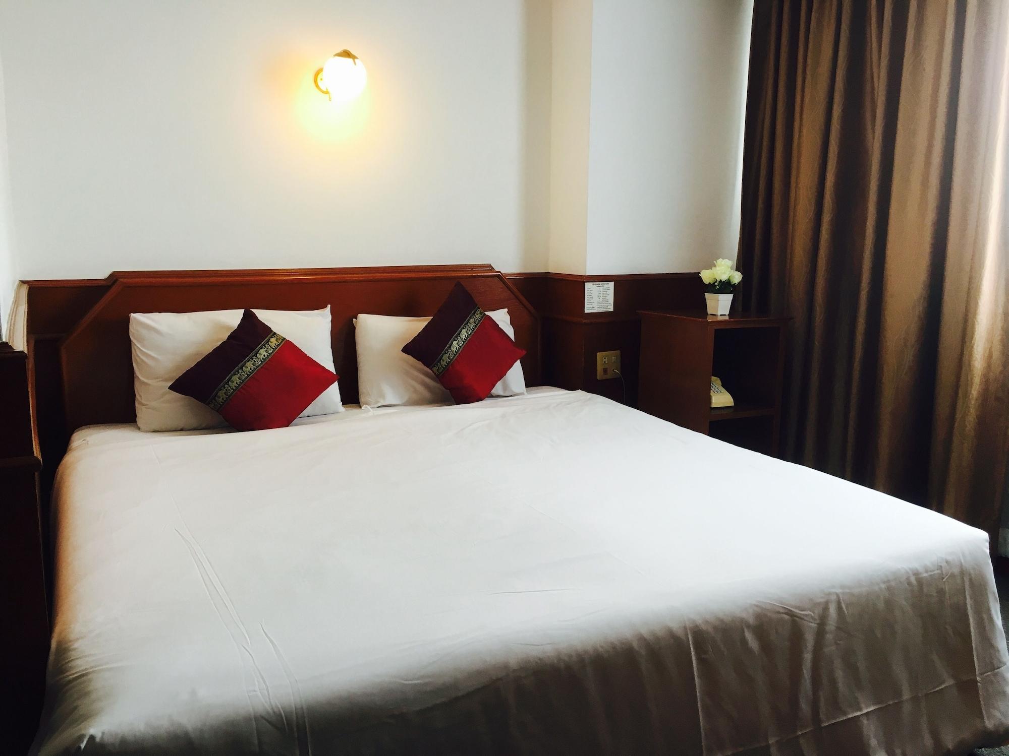 Elizabeth Hotel Бангкок Екстер'єр фото