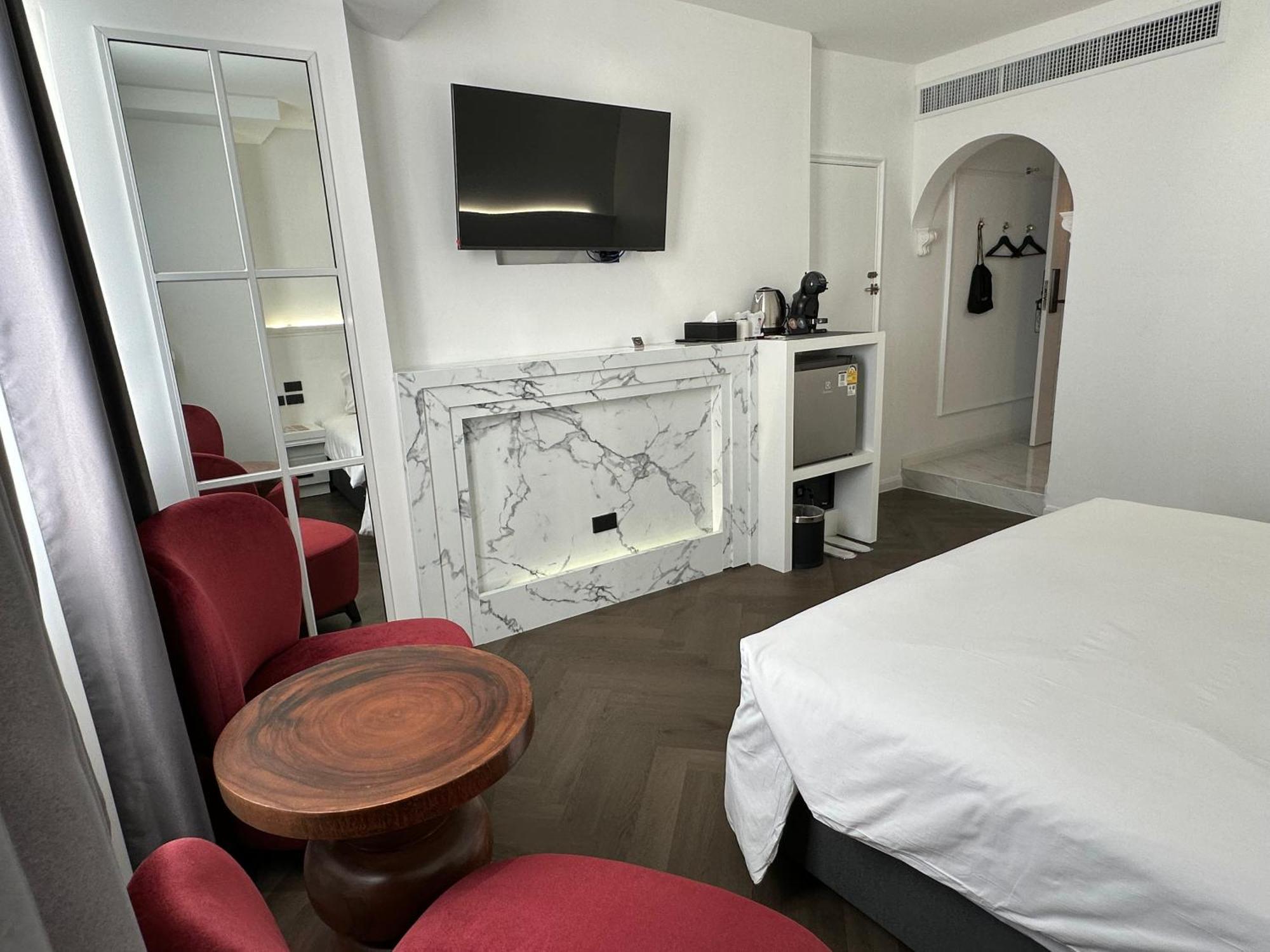 Elizabeth Hotel Бангкок Екстер'єр фото