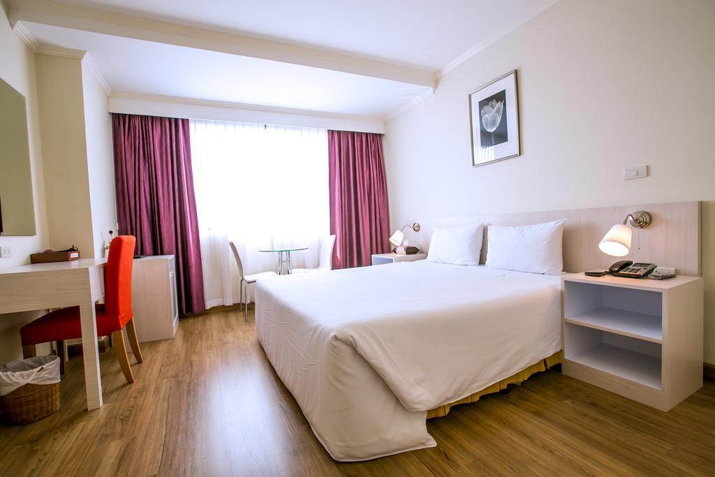 Elizabeth Hotel Бангкок Екстер'єр фото