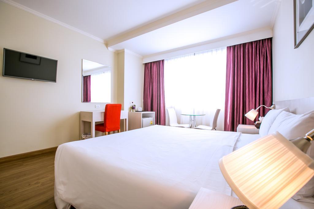 Elizabeth Hotel Бангкок Екстер'єр фото
